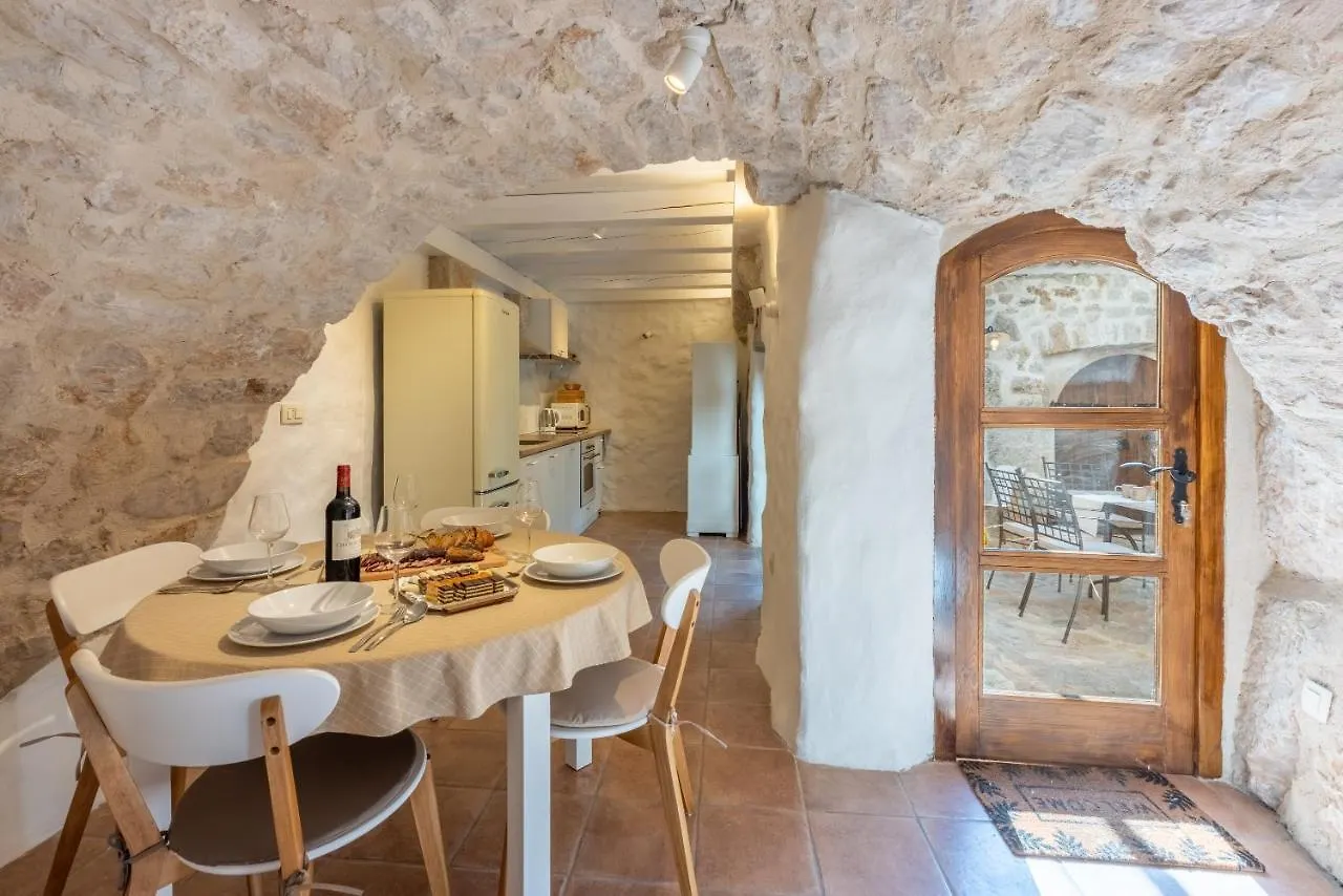 Stara Kuca - Old Stone House Villa Grizane-Belgrad Croatia