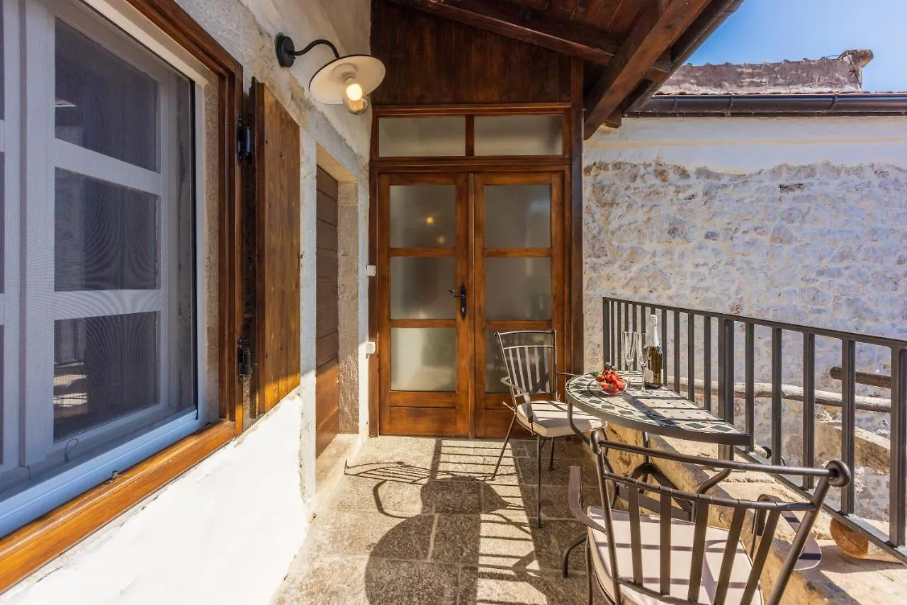Stara Kuca - Old Stone House Villa Grizane-Belgrad