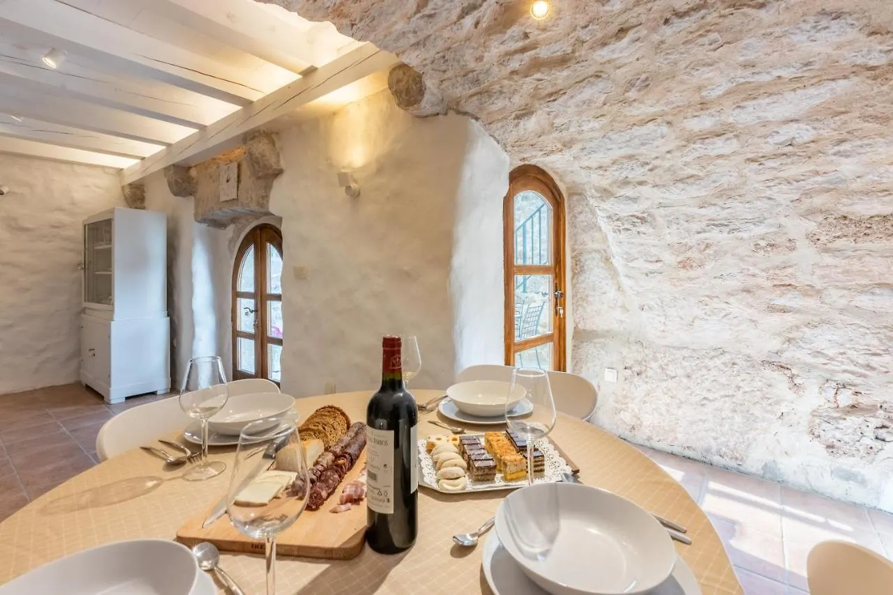 Stara Kuca - Old Stone House Villa Grizane-Belgrad